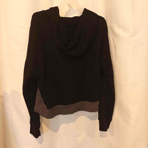 Justice CX.J Active Girls Size 12 Cropped Sweatshirt Hoodie Black Silver laces - Picture 2 of 4